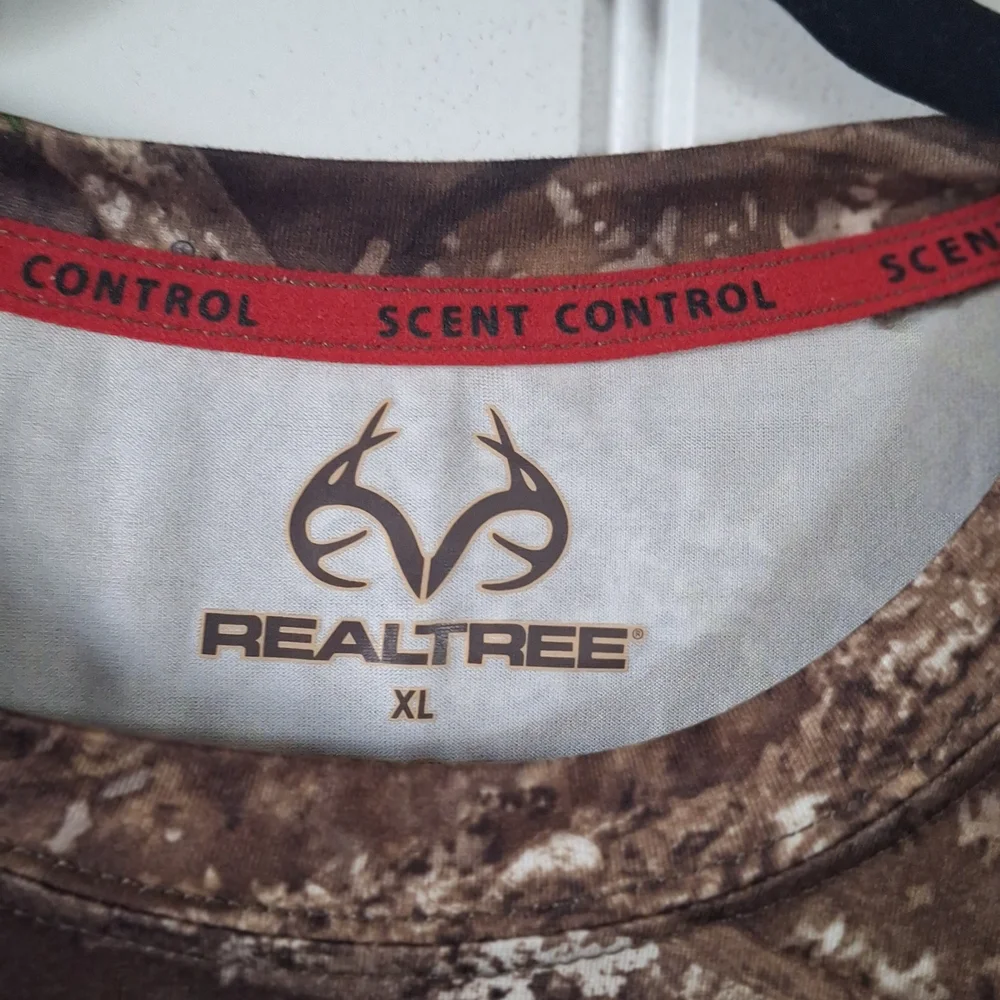 Realtree Forest Camo Long Sleeve Shirt - Picture 4 of 11